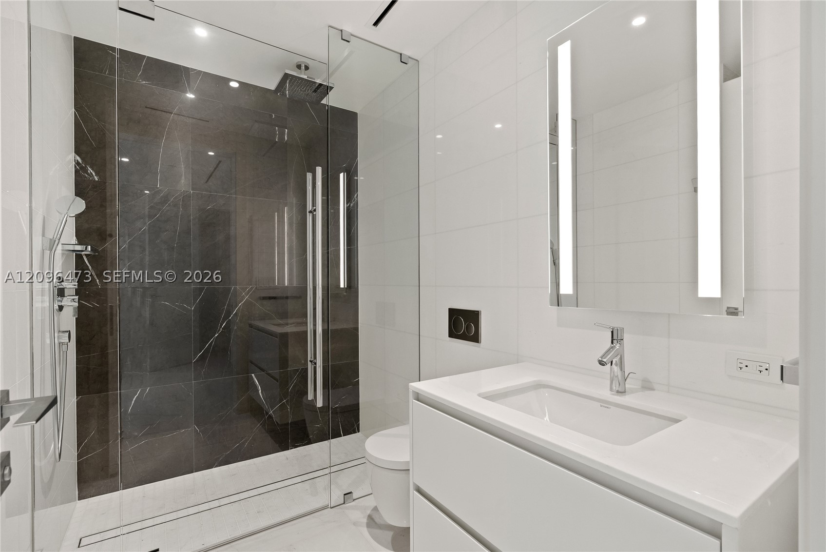 300 Biscayne Boulevard Way #3805W, Miami FL 33131