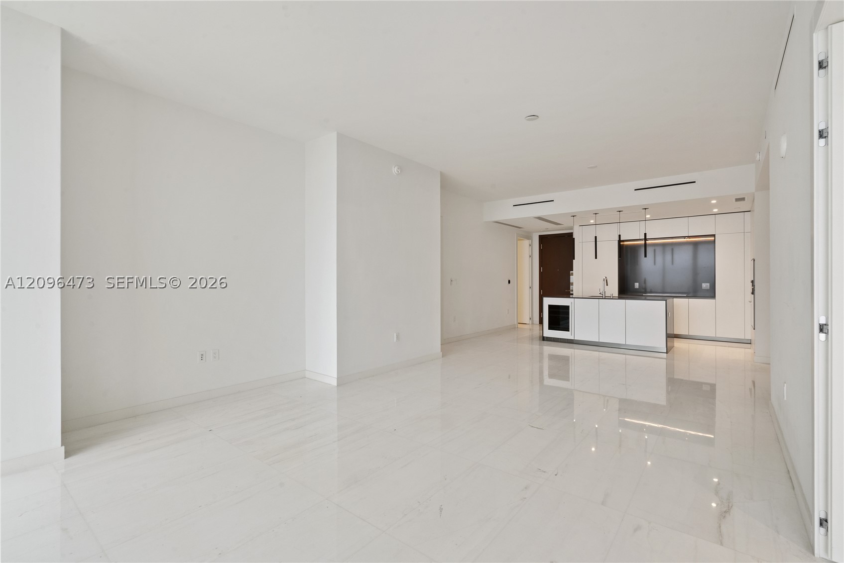 300 Biscayne Boulevard Way #3805W, Miami FL 33131