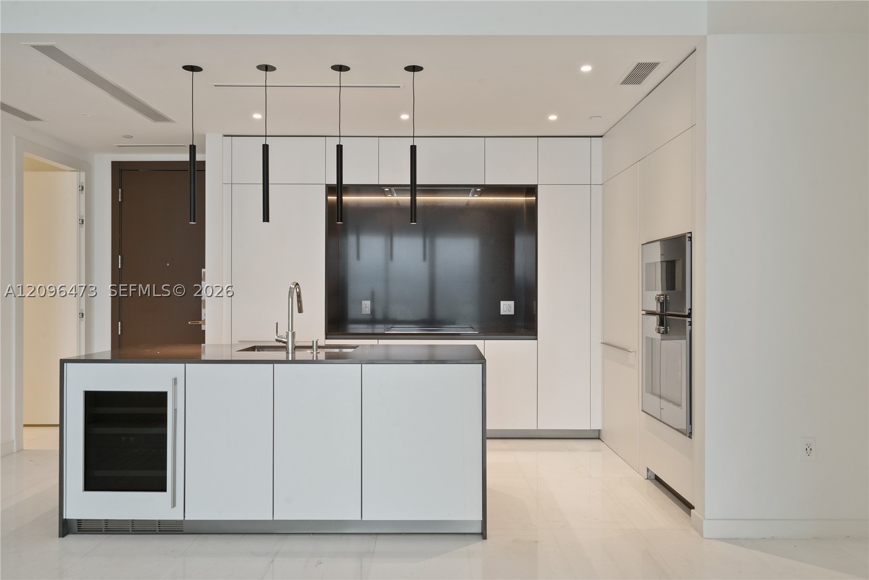 300 Biscayne Boulevard Way #3805W, Miami FL 33131