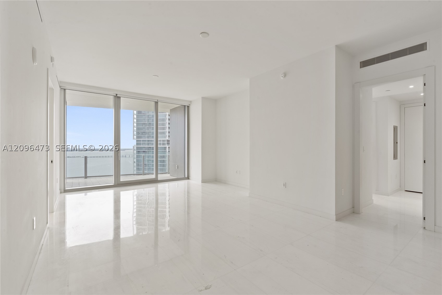 300 Biscayne Boulevard Way #3805W, Miami FL 33131