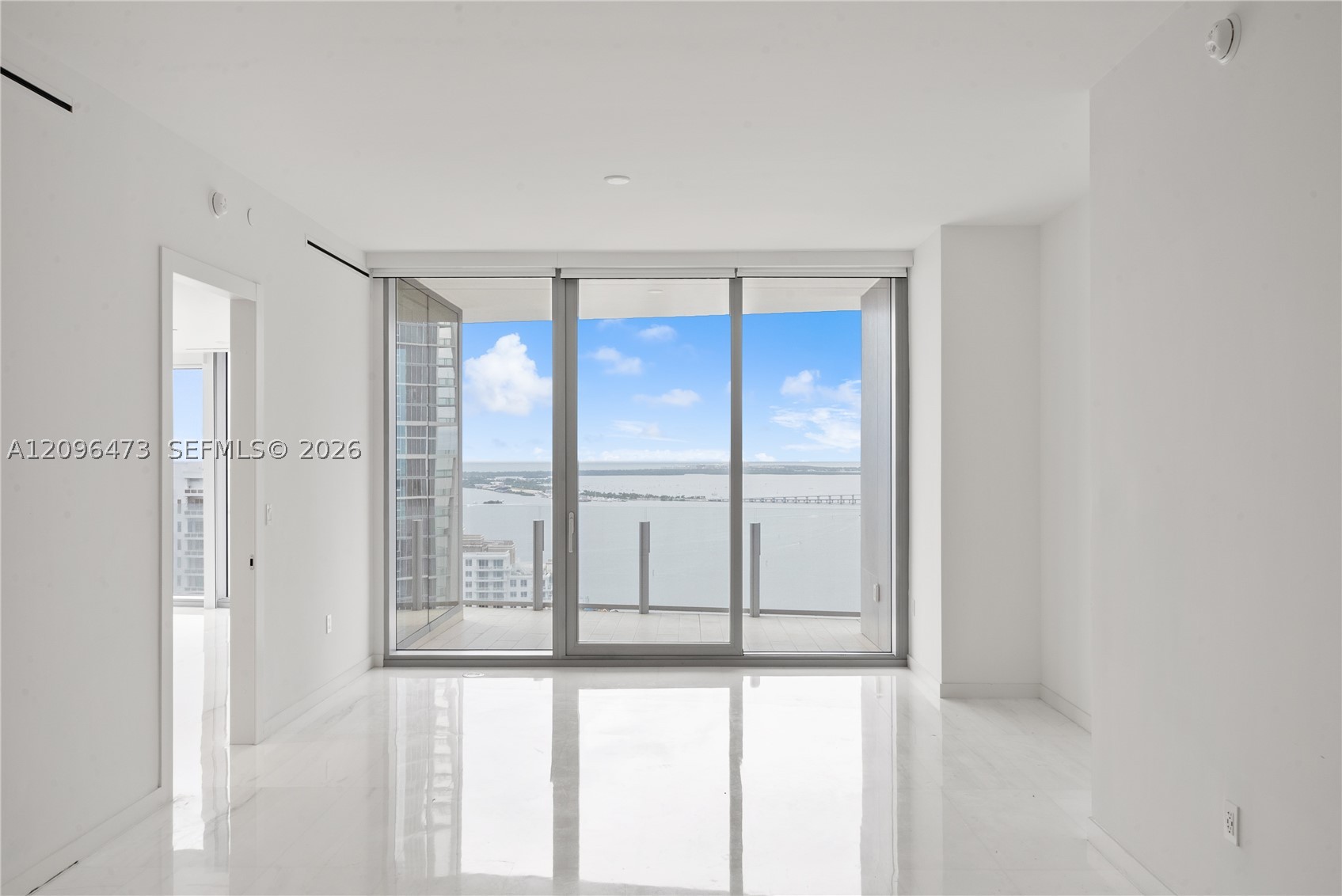 300 Biscayne Boulevard Way #3805W, Miami FL 33131