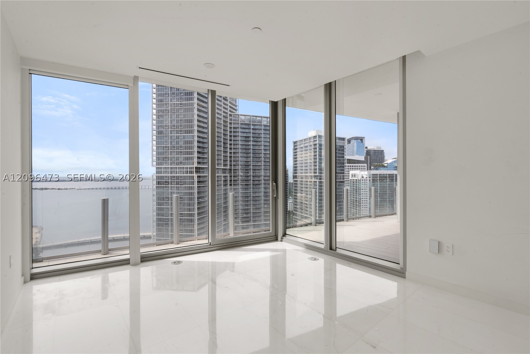 300 Biscayne Boulevard Way #3805W, Miami FL 33131