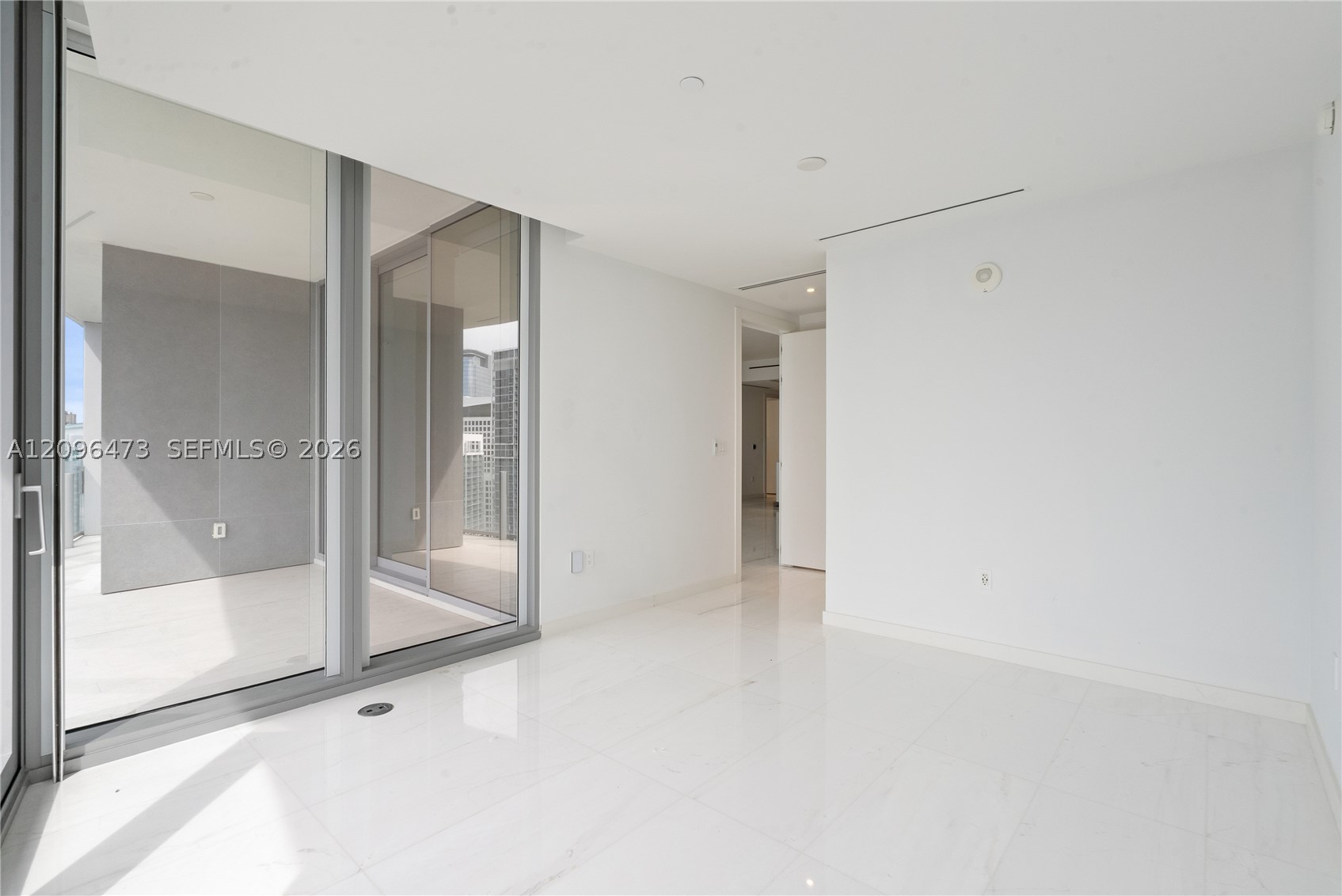 300 Biscayne Boulevard Way #3805W, Miami FL 33131