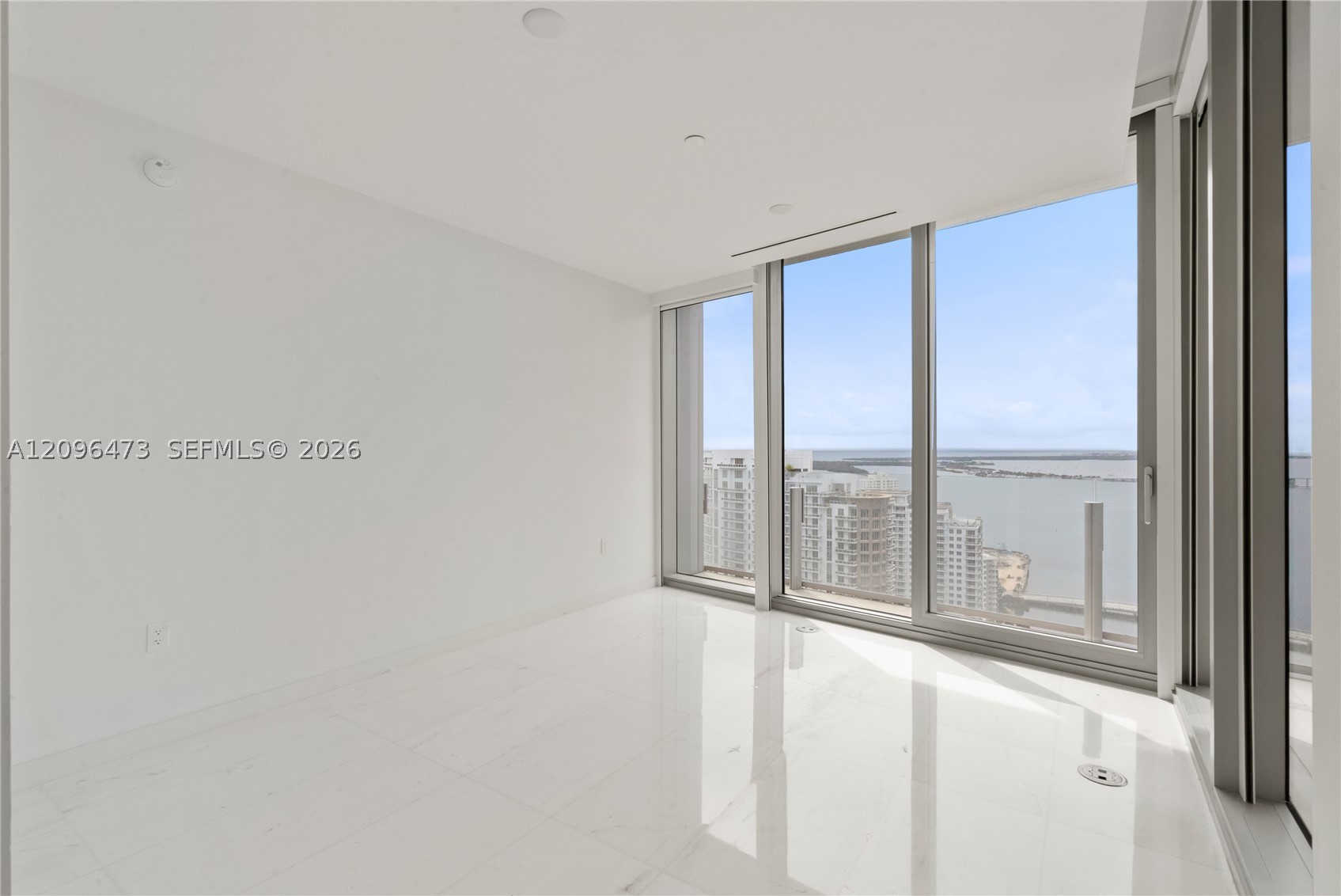 300 Biscayne Boulevard Way #3805W, Miami FL 33131
