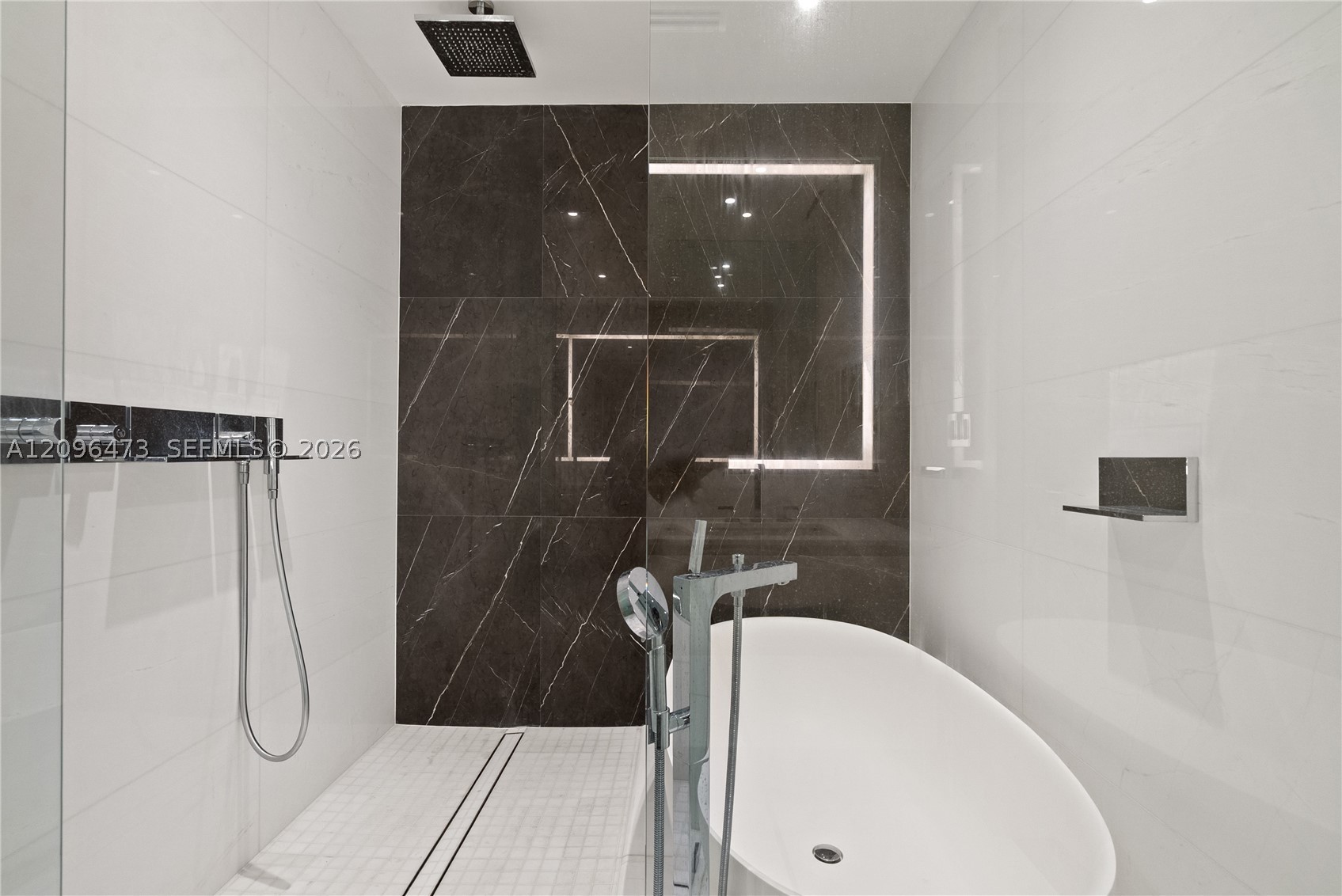 300 Biscayne Boulevard Way #3805W, Miami FL 33131
