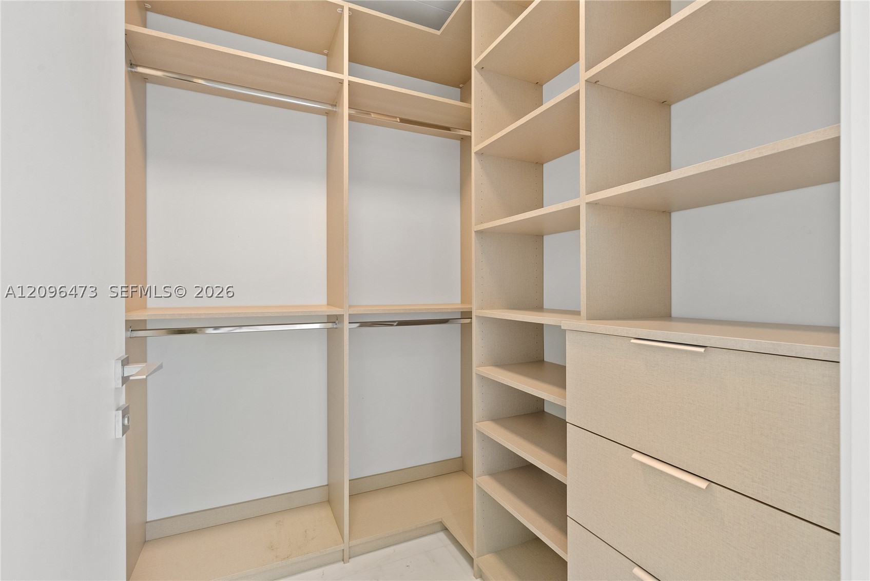 300 Biscayne Boulevard Way #3805W, Miami FL 33131