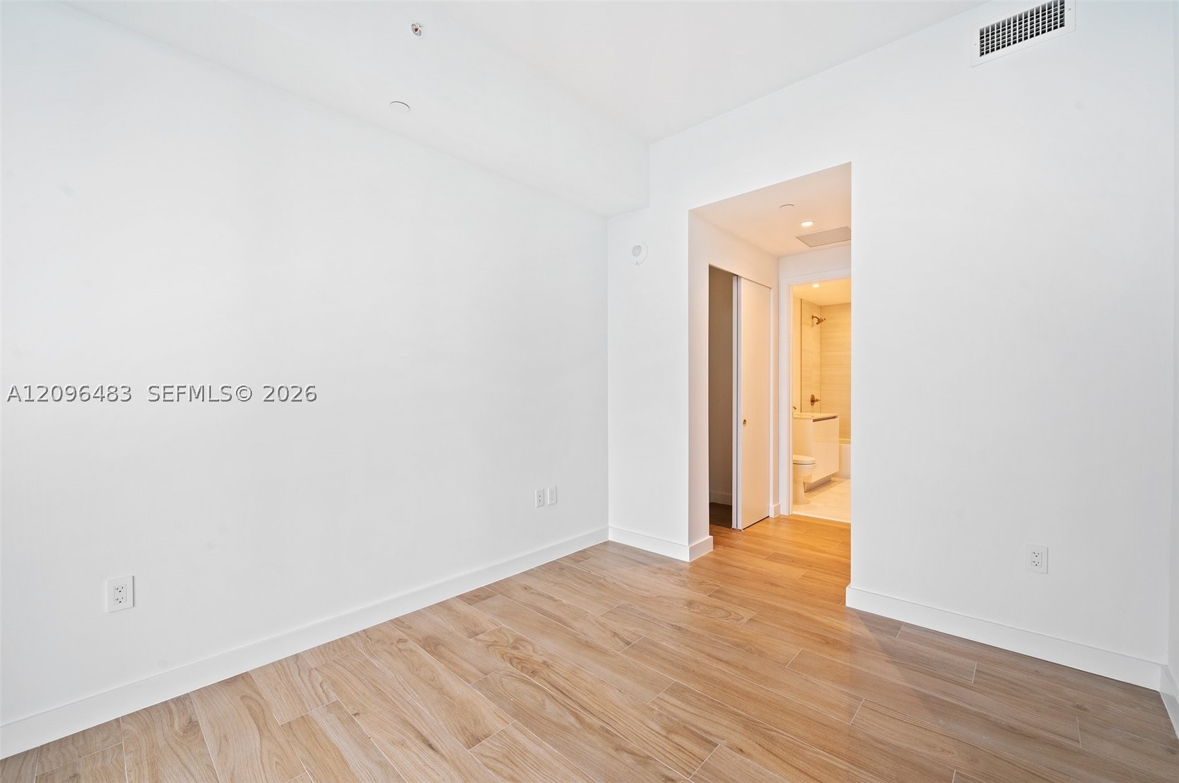 2678 Tigertail Ave #1903, Miami FL 33133