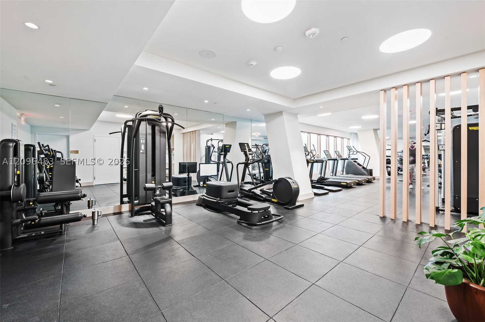 2678 Tigertail Ave #1903, Miami FL 33133