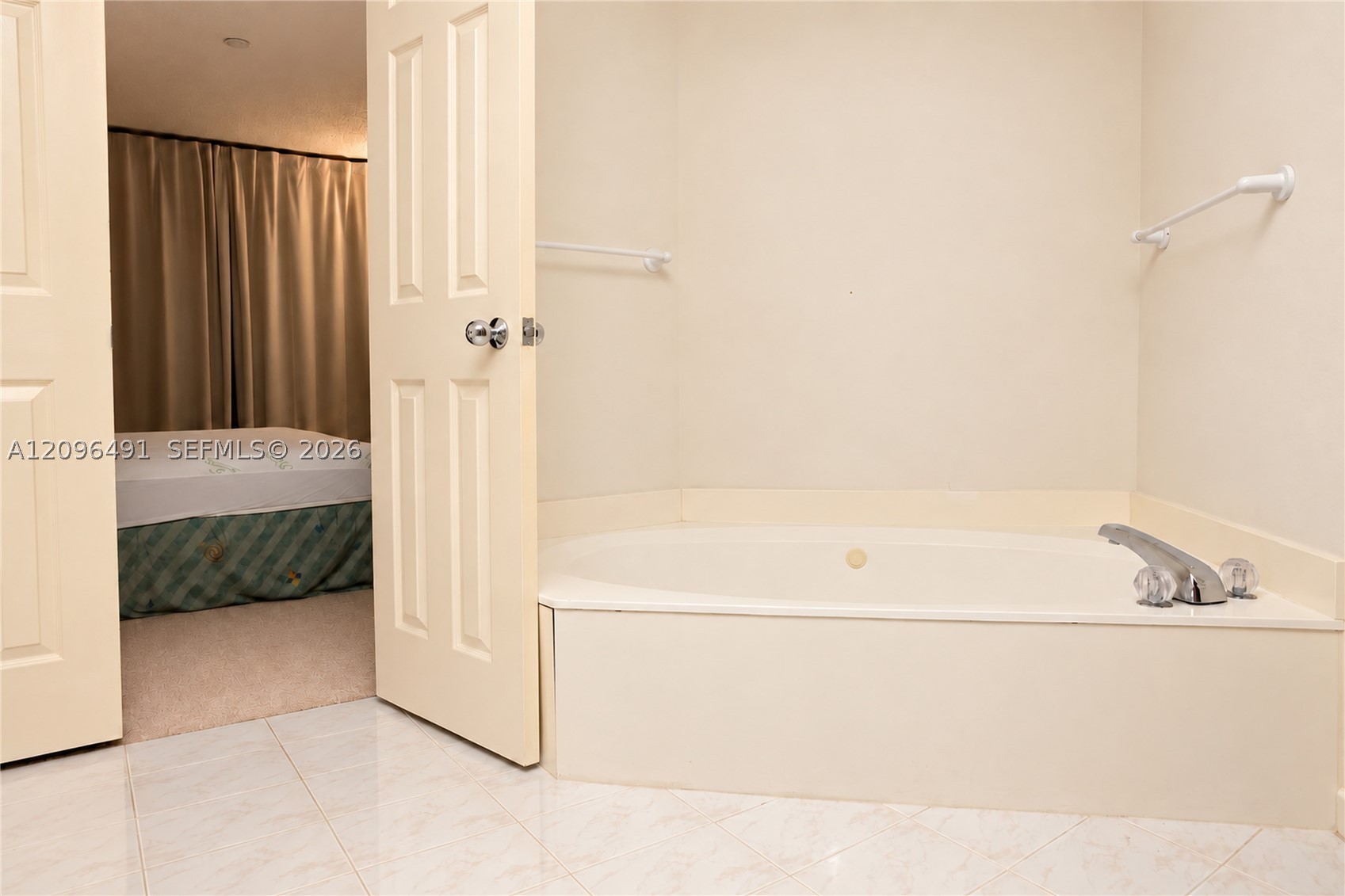 3500 Mystic Pointe Dr #1503, Aventura FL 33180