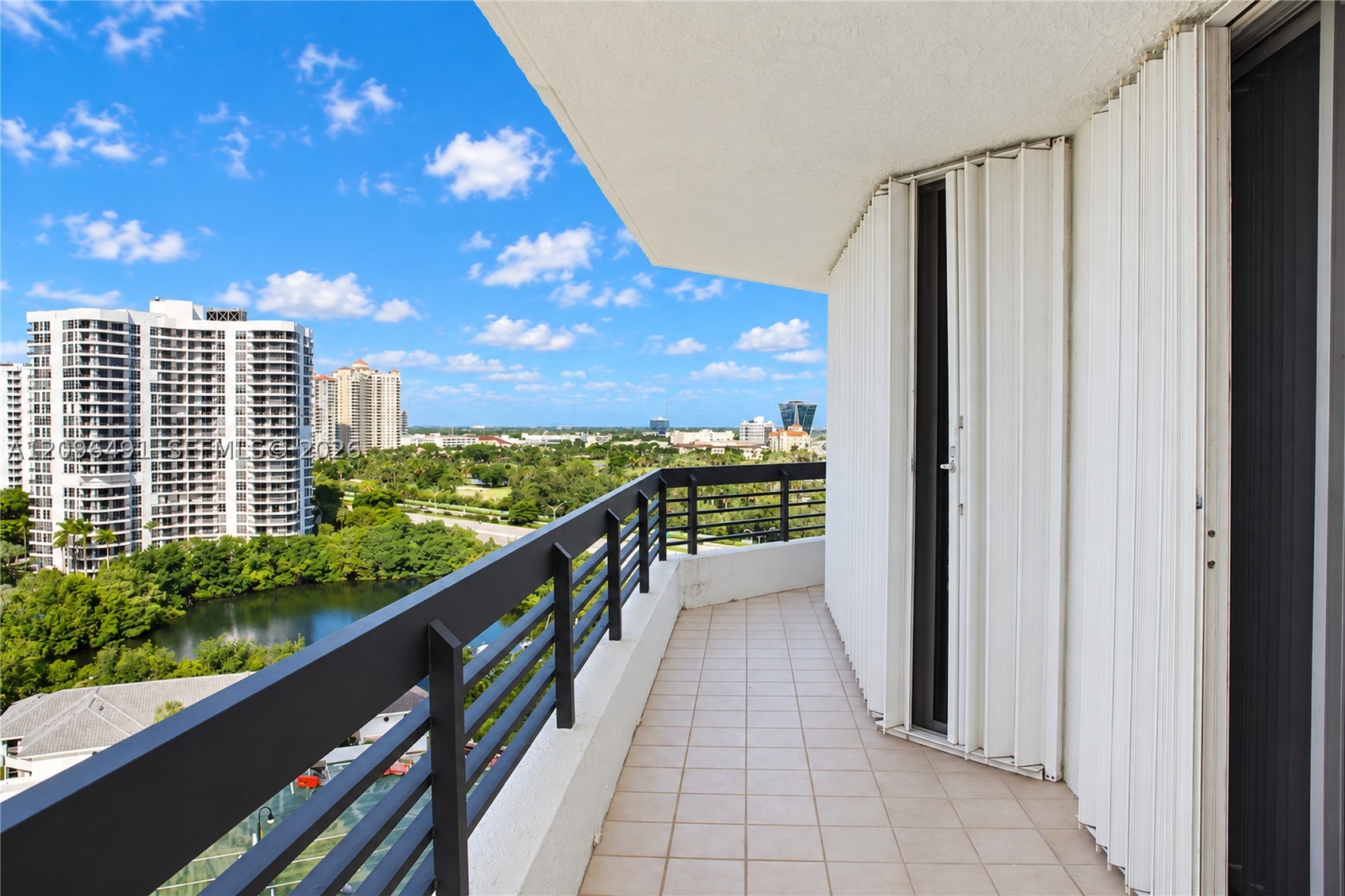 3500 Mystic Pointe Dr #1503, Aventura FL 33180
