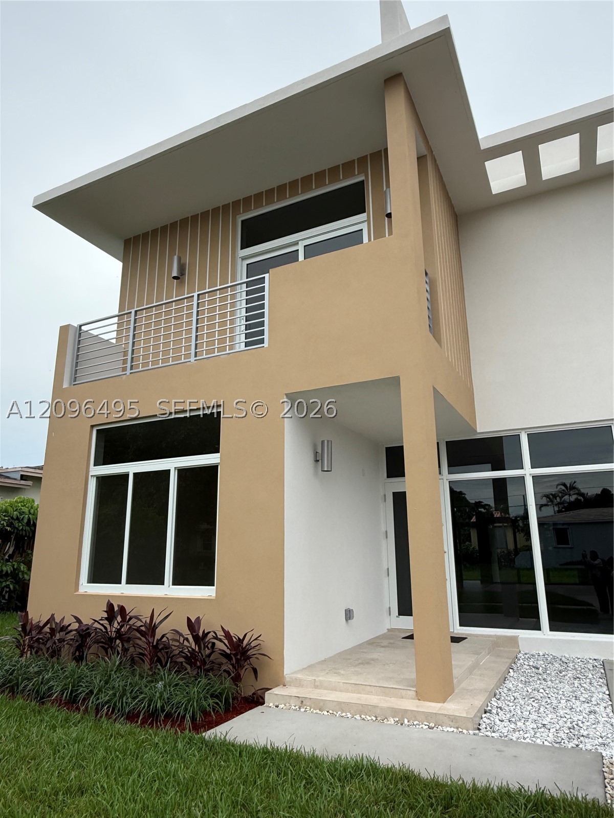 3240 SW 20th St, Miami FL 33145