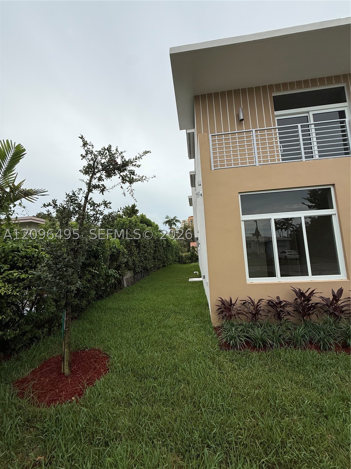 3240 SW 20th St, Miami FL 33145