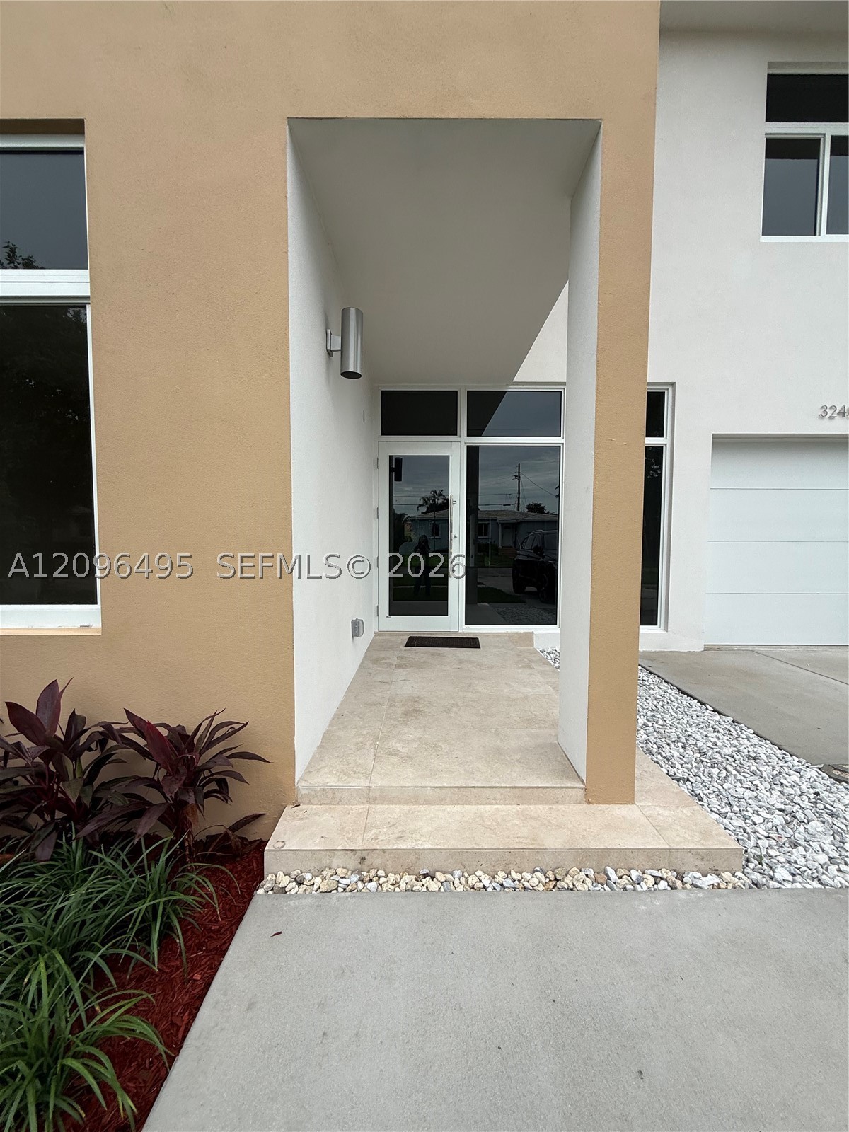 3240 SW 20th St, Miami FL 33145