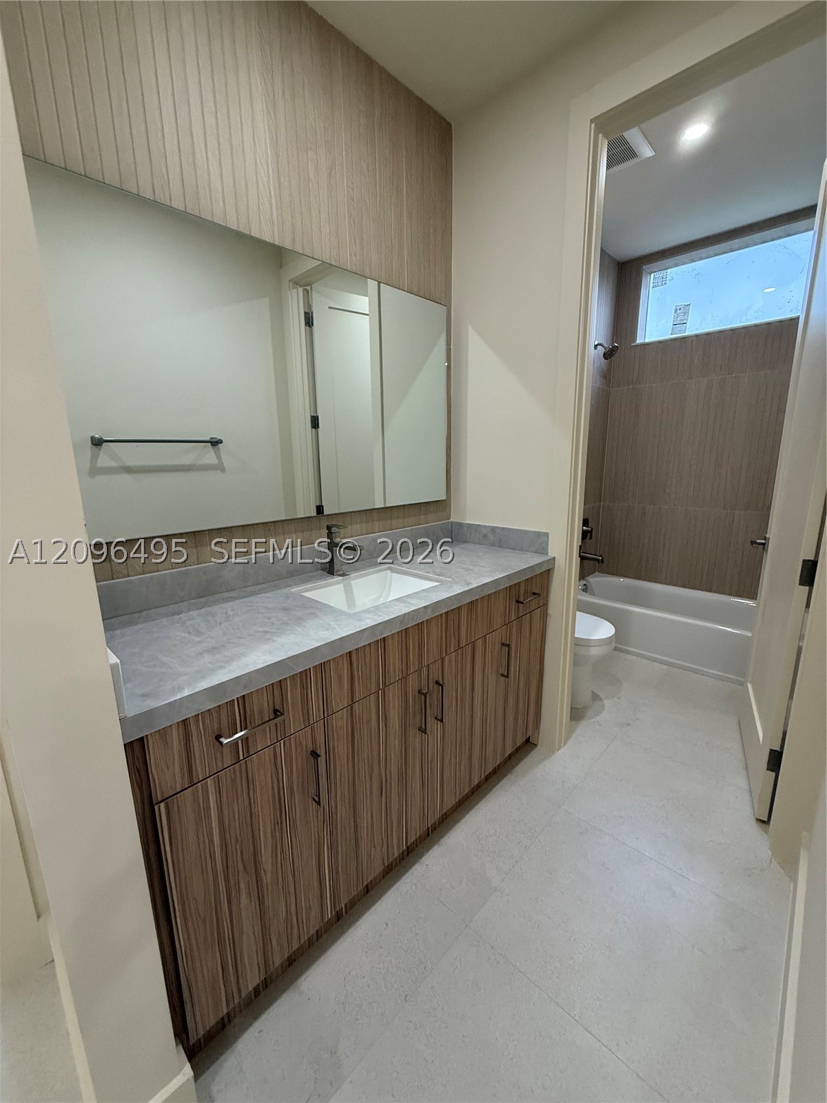 3240 SW 20th St, Miami FL 33145