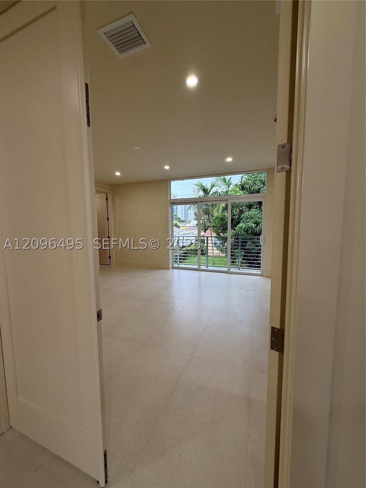 3240 SW 20th St, Miami FL 33145