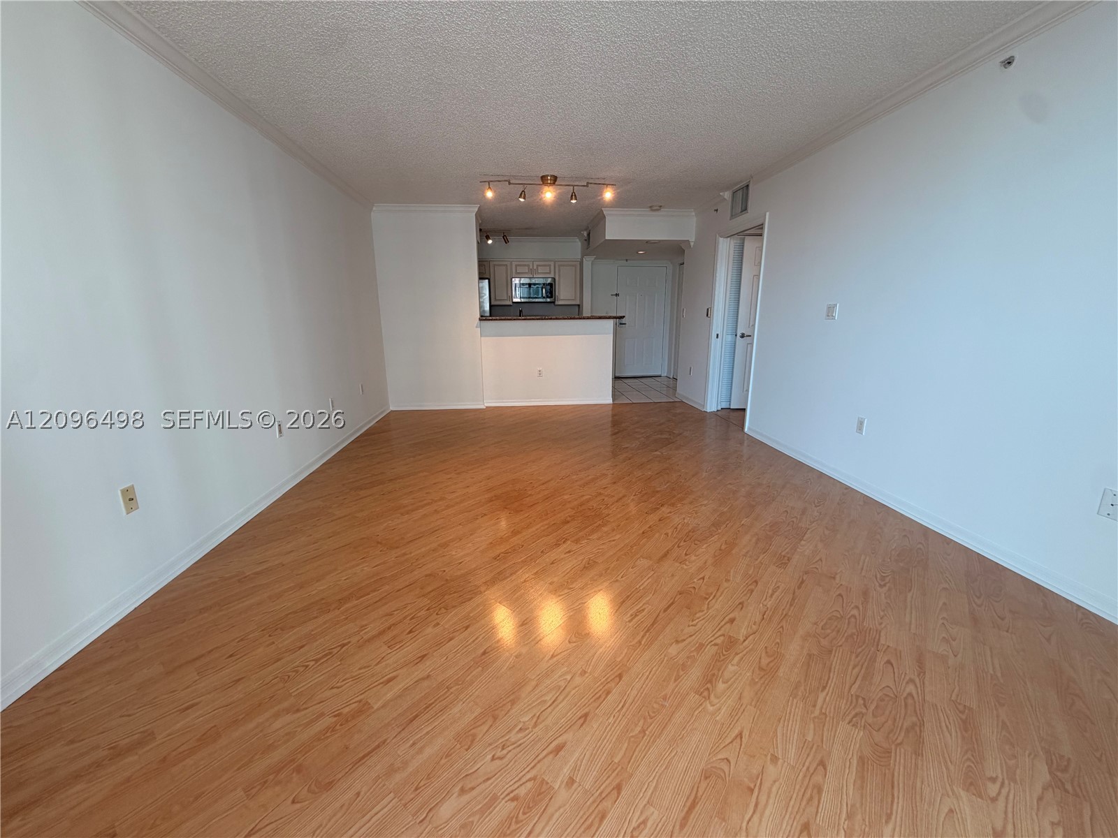 1155 Brickell Bay Dr #2006, Miami FL 33131