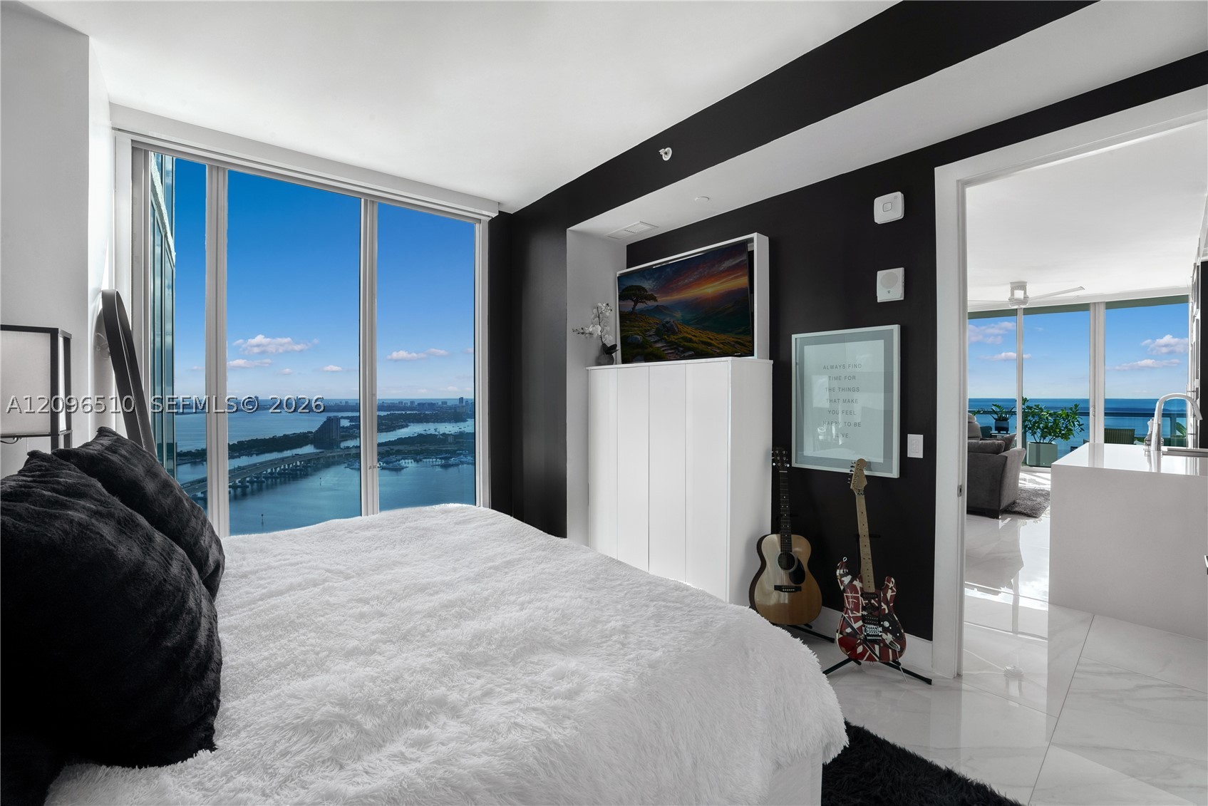 888 Biscayne Blvd #4608, Miami FL 33132