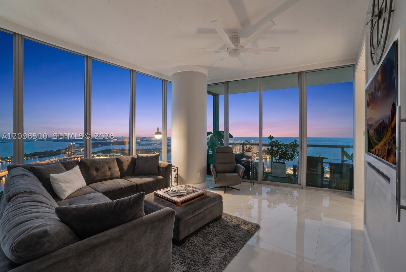 888 Biscayne Blvd #4608, Miami FL 33132