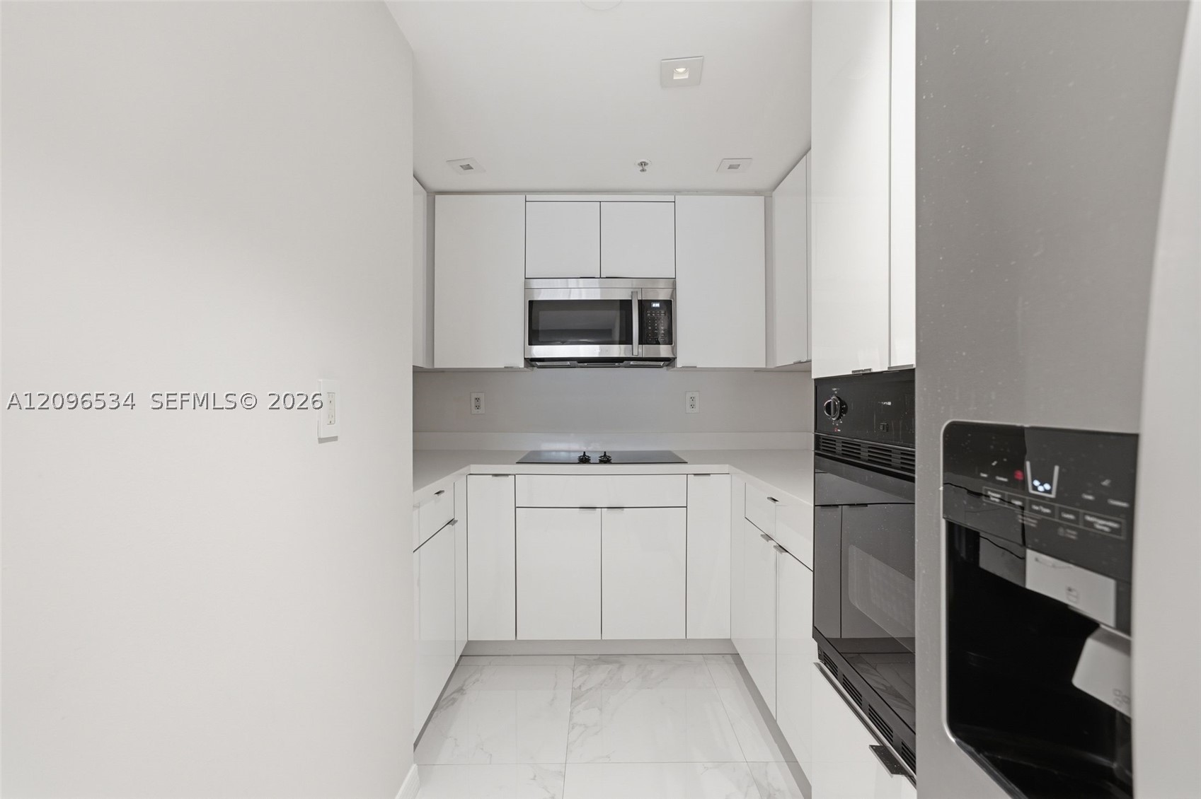 185 SE 14th Ter #1010, Miami FL 33131