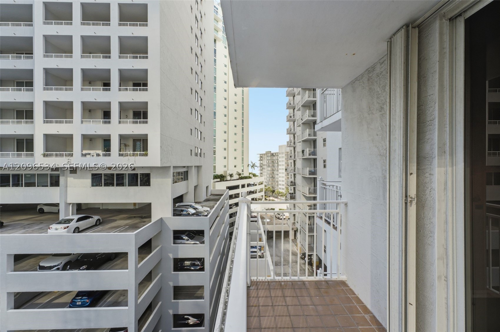 185 SE 14th Ter #1010, Miami FL 33131