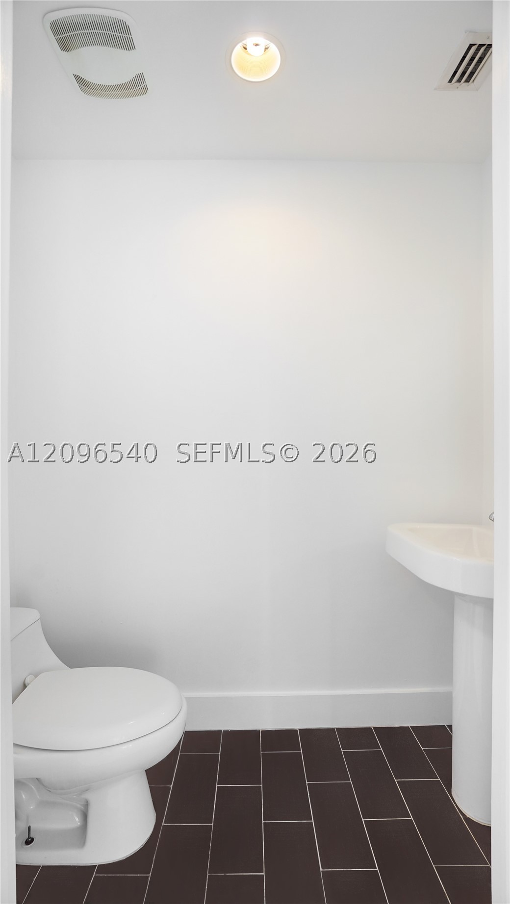 1040 Biscayne Blvd #1206, Miami FL 33132
