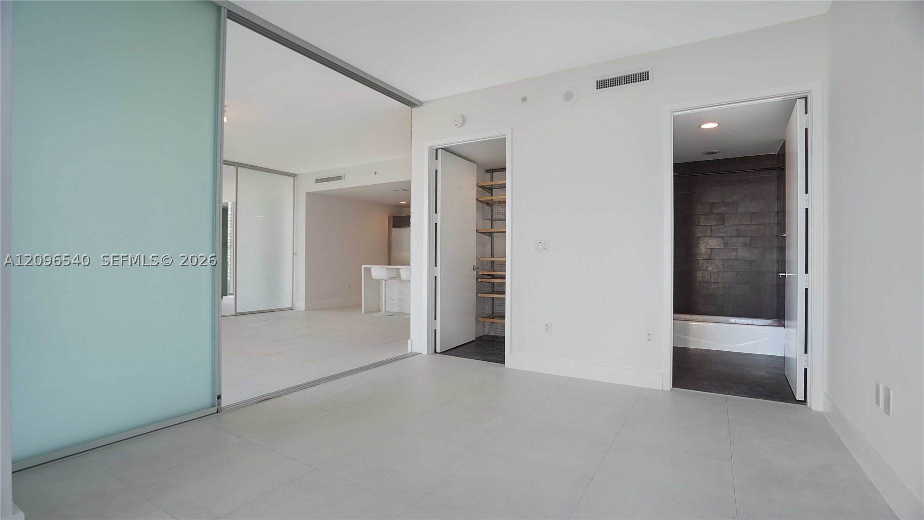 1040 Biscayne Blvd #1206, Miami FL 33132