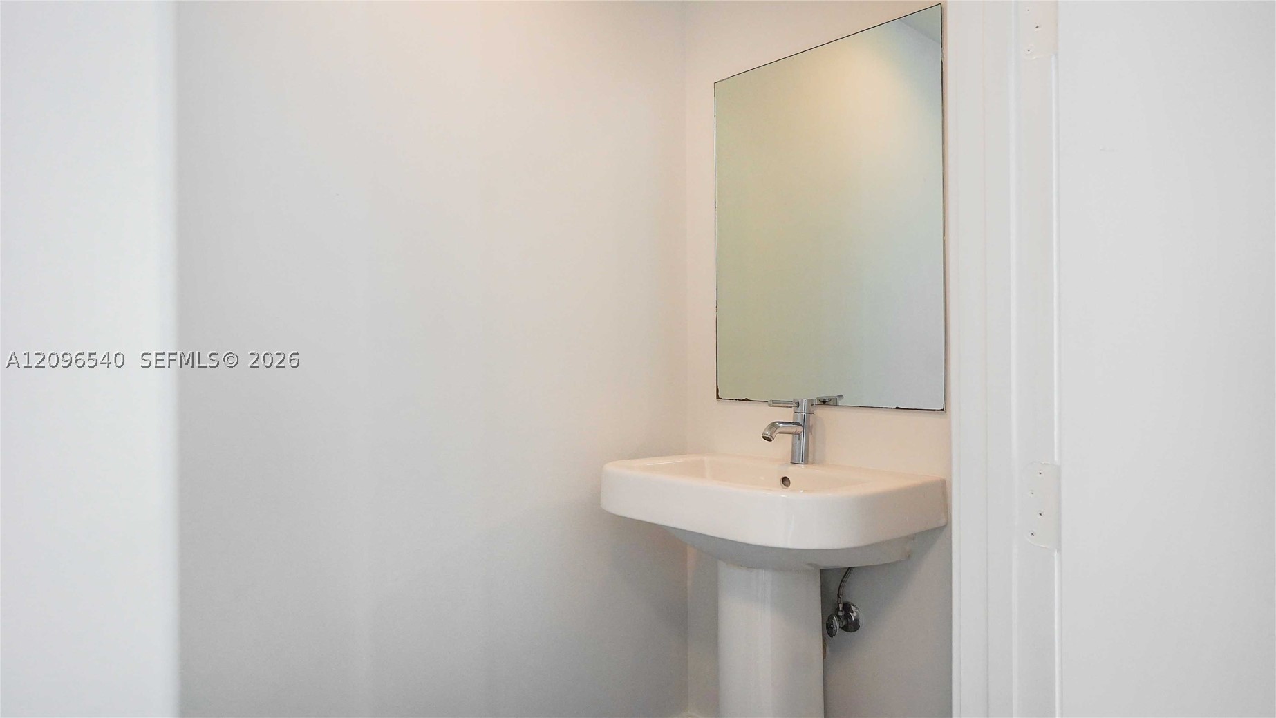 1040 Biscayne Blvd #1206, Miami FL 33132
