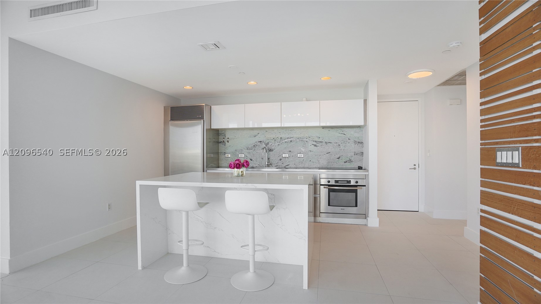 1040 Biscayne Blvd #1206, Miami FL 33132