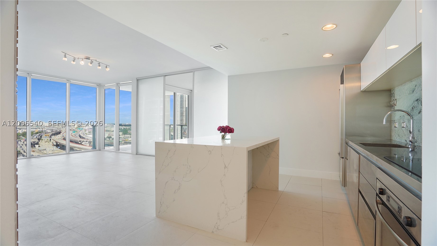 1040 Biscayne Blvd #1206, Miami FL 33132