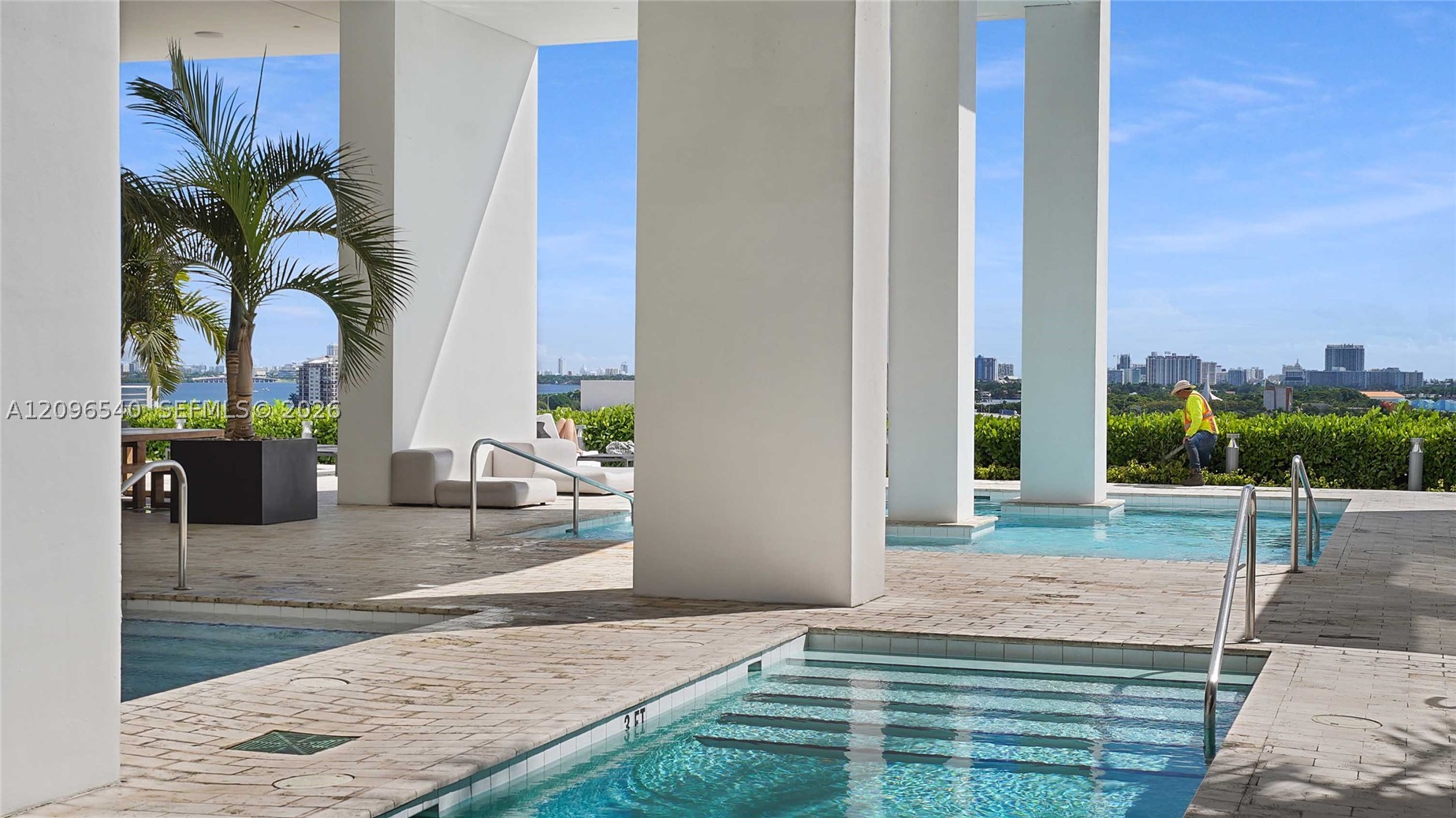 1040 Biscayne Blvd #1206, Miami FL 33132