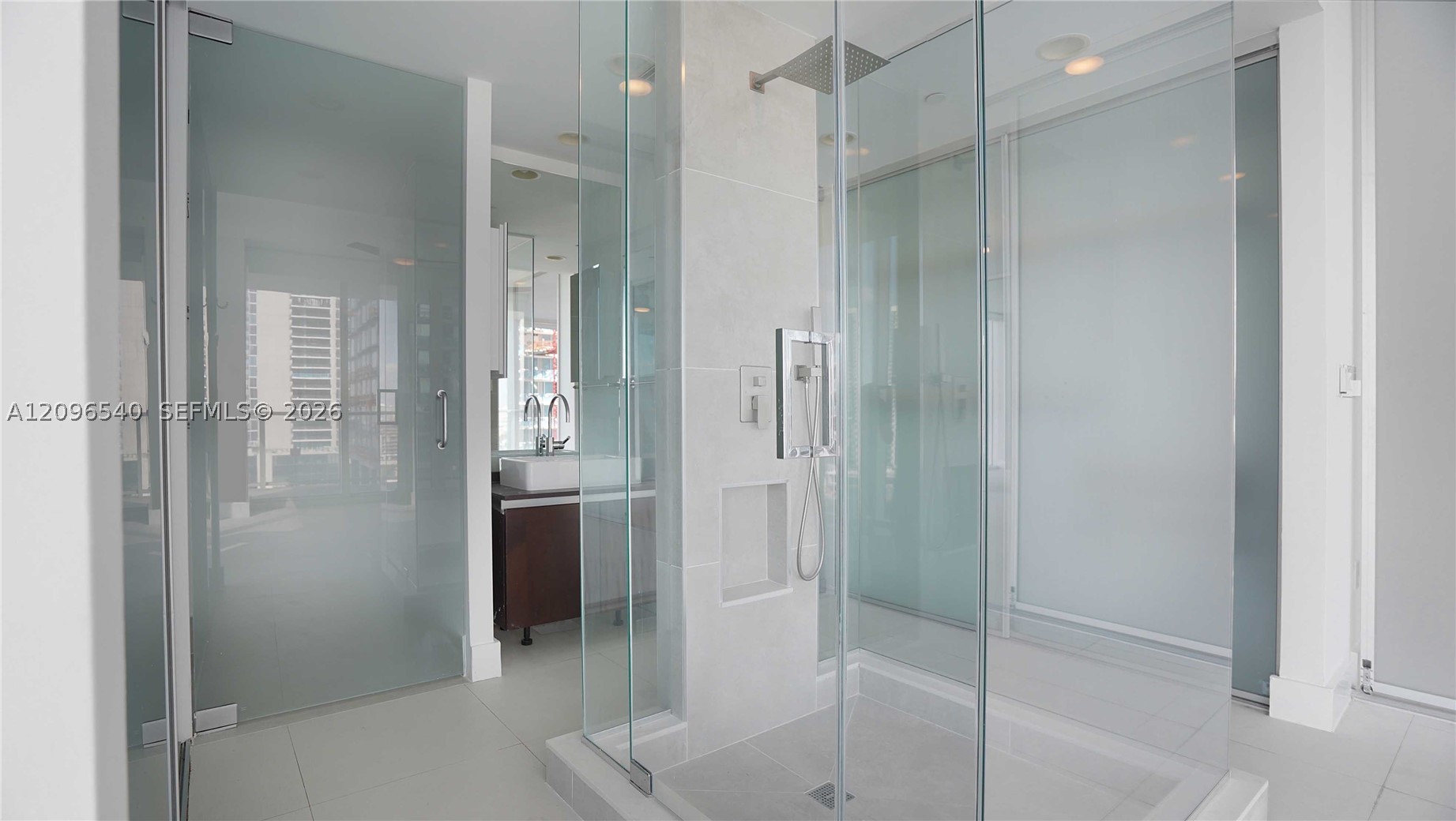 1040 Biscayne Blvd #1206, Miami FL 33132