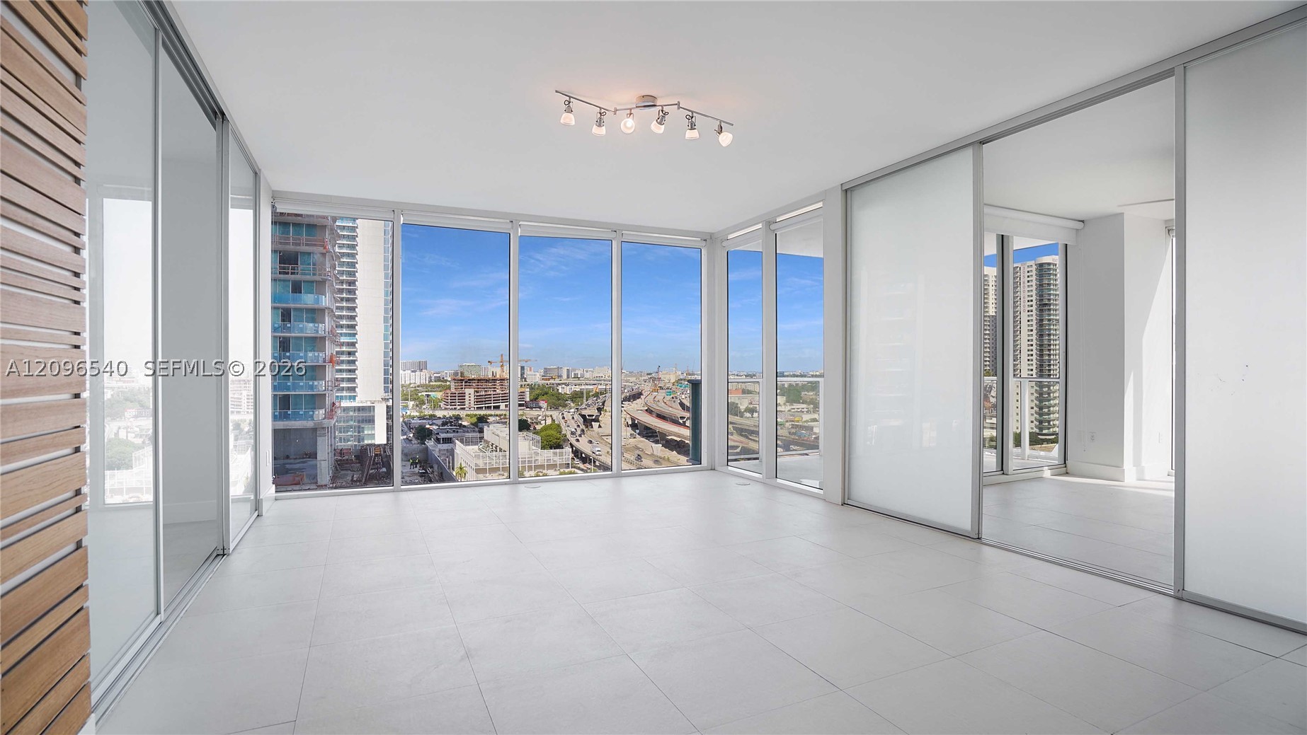 1040 Biscayne Blvd #1206, Miami FL 33132