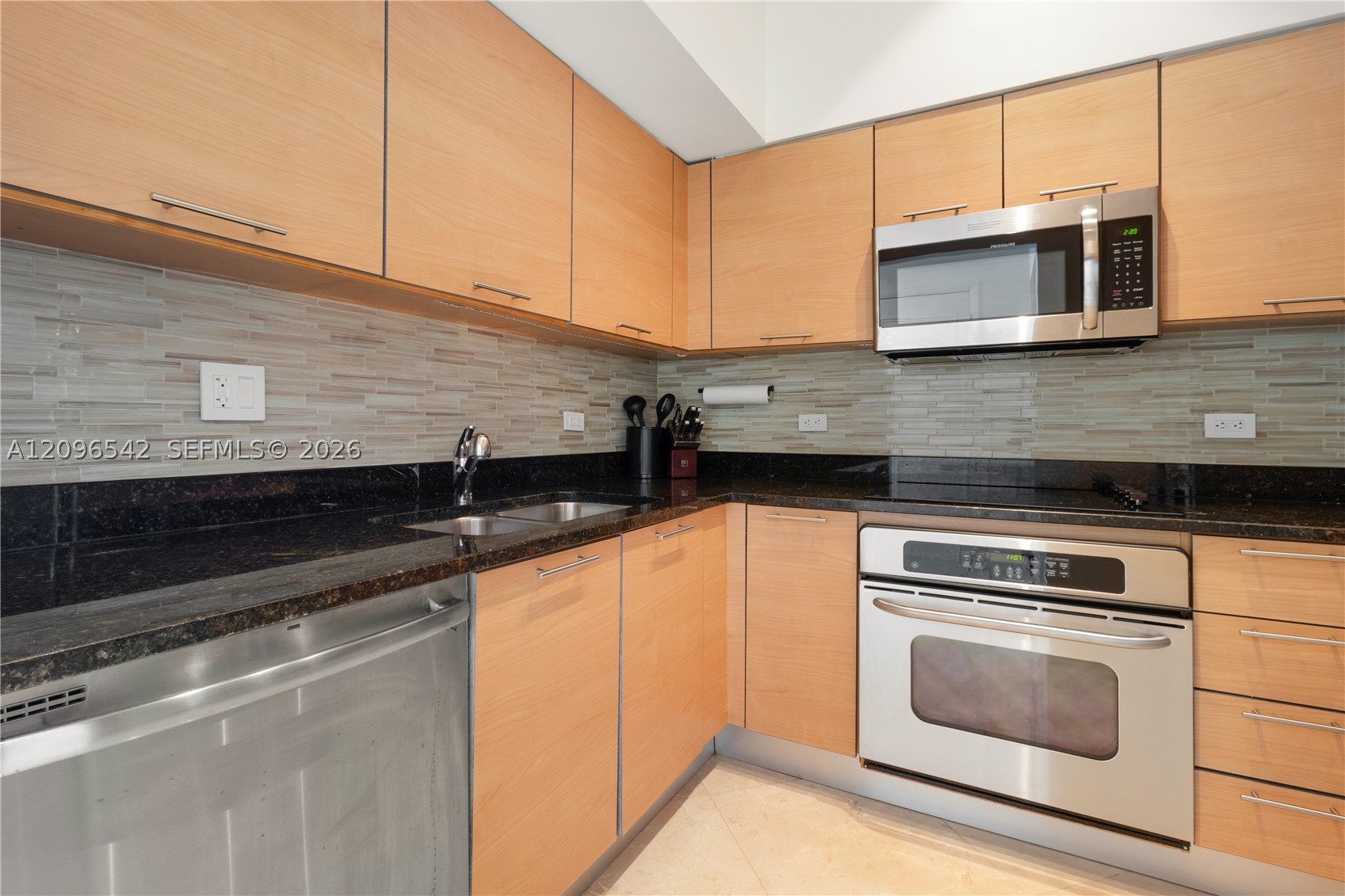 31 se 5th street 31 se 5th street #4314, Miami FL 33131