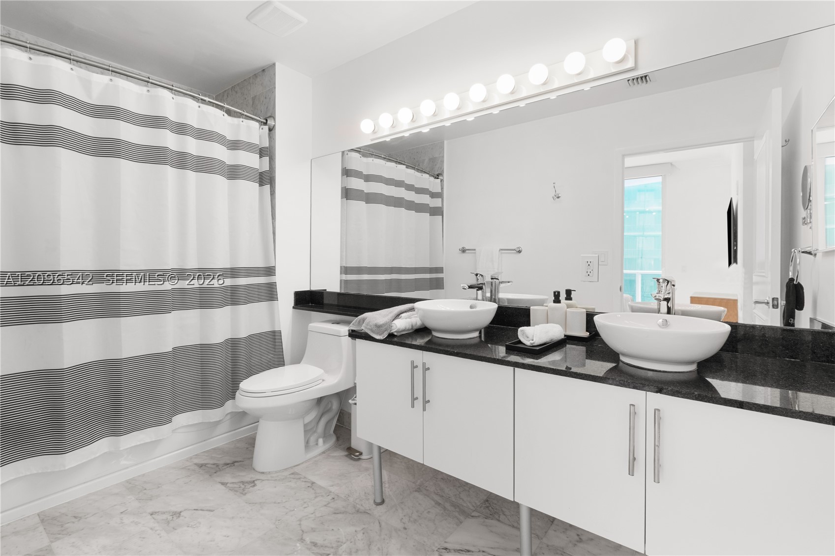 31 se 5th street 31 se 5th street #4314, Miami FL 33131