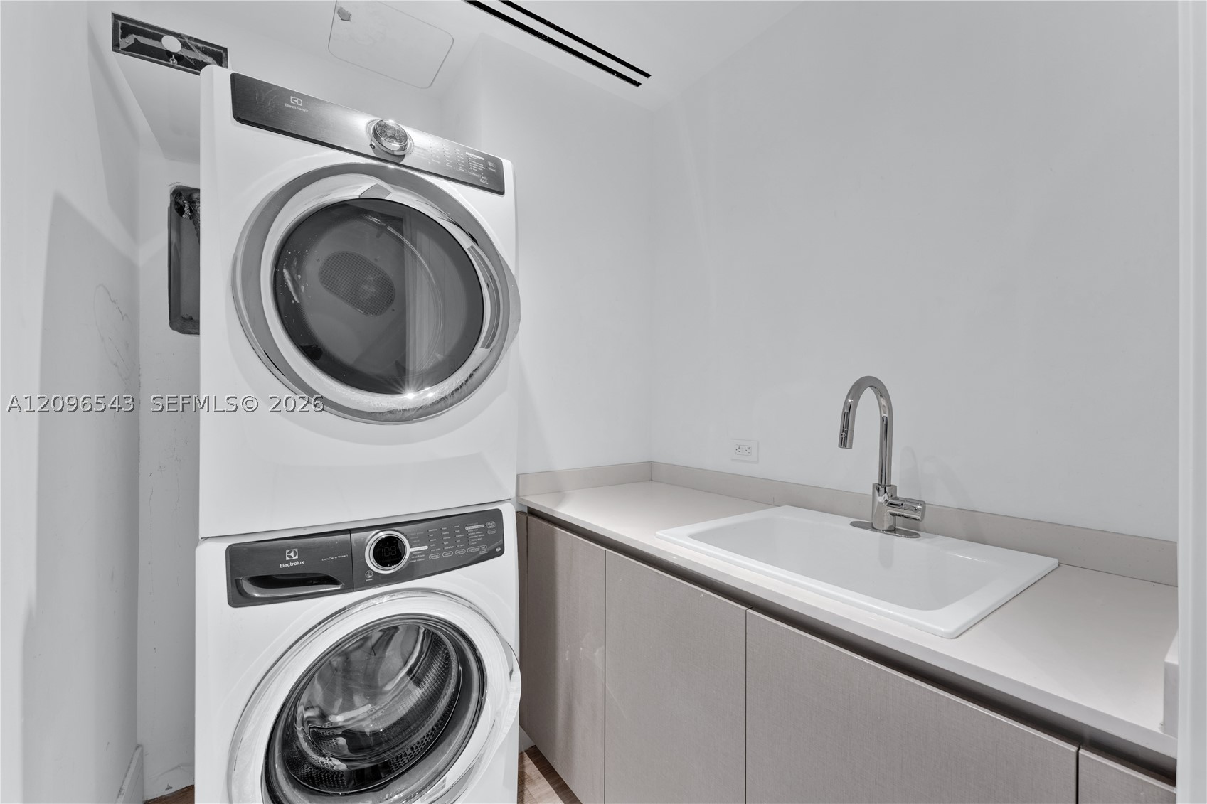 17141 Collins Ave #4202, Sunny Isles Beach FL 33160
