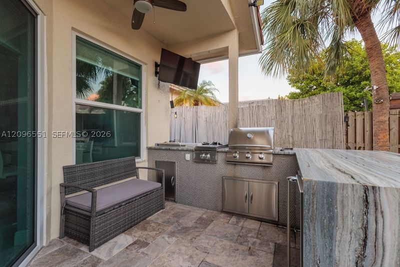 6952 NW 27th Ct, Margate FL 33063
