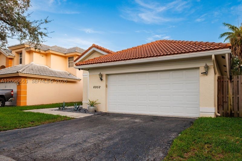 6952 NW 27th Ct, Margate FL 33063