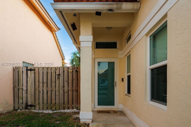 6952 NW 27th Ct, Margate FL 33063
