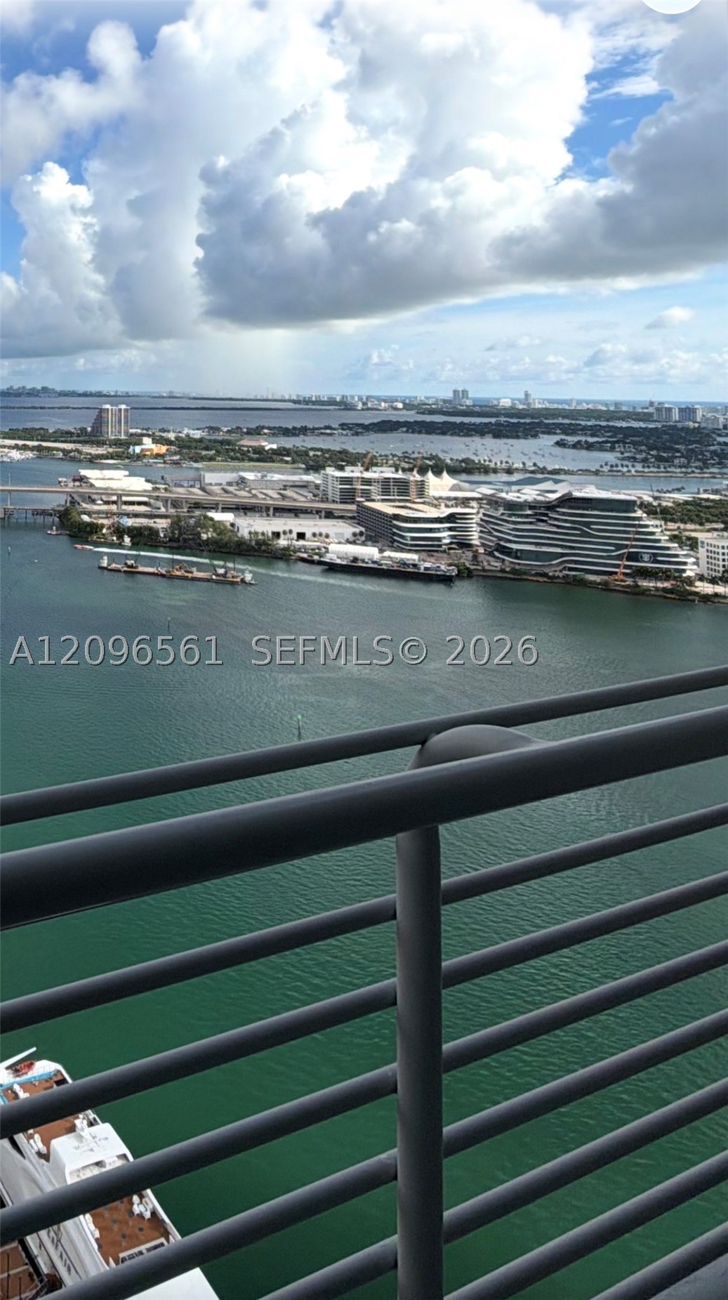 335 S Biscayne Blvd #LPH-06, Miami FL 33131