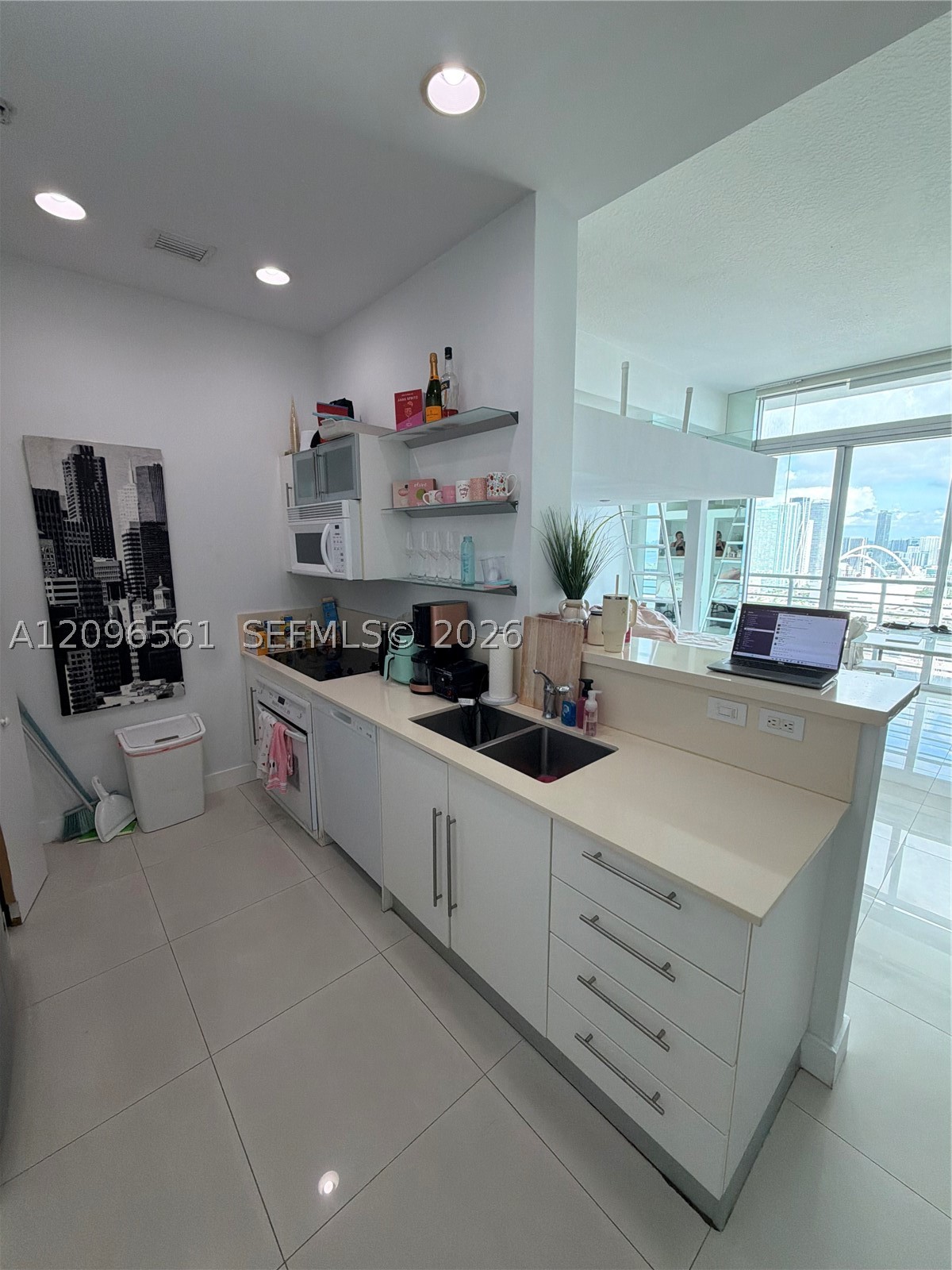 335 S Biscayne Blvd #LPH-06, Miami FL 33131