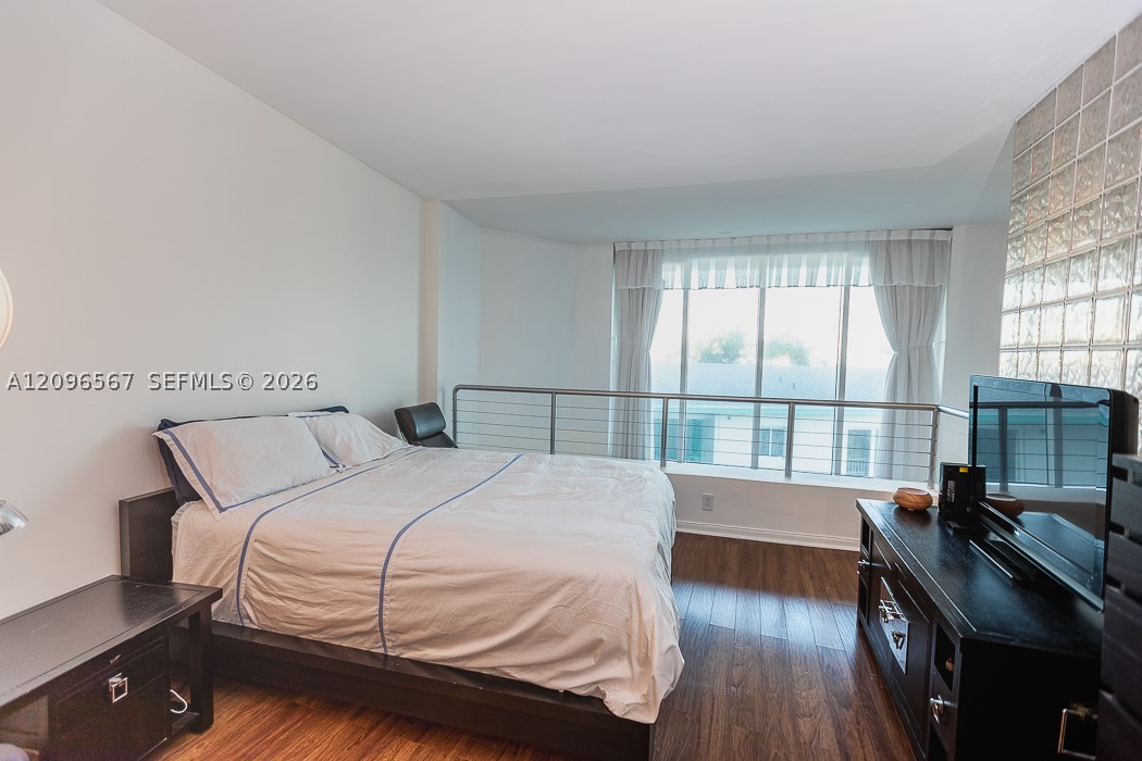 2000 Bay Dr #203, Miami Beach FL 33141