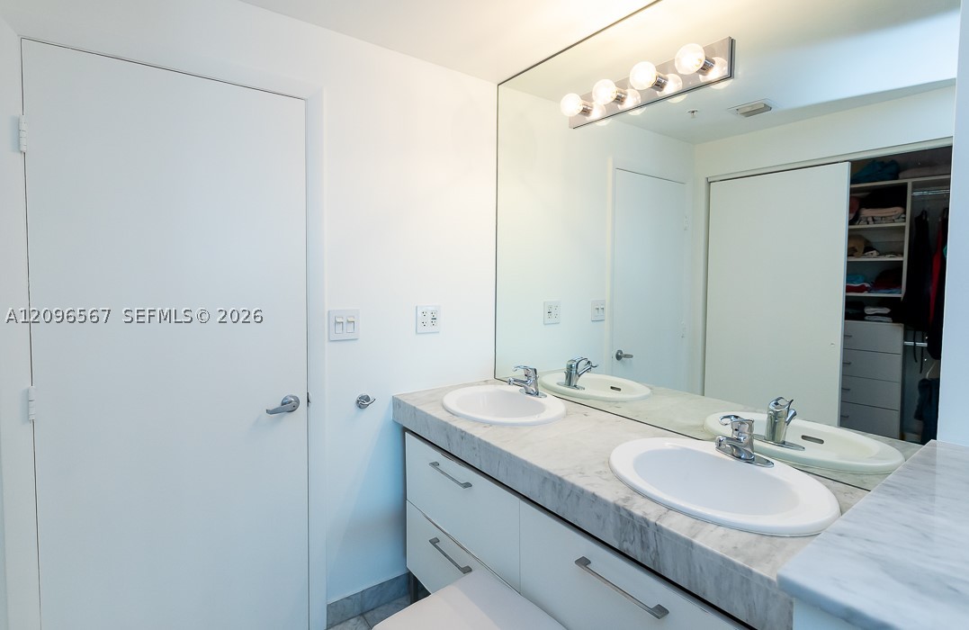 2000 Bay Dr #203, Miami Beach FL 33141