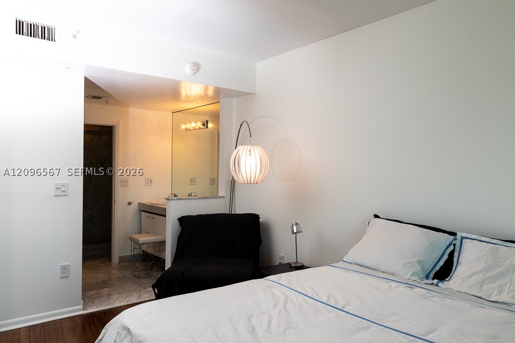 2000 Bay Dr #203, Miami Beach FL 33141