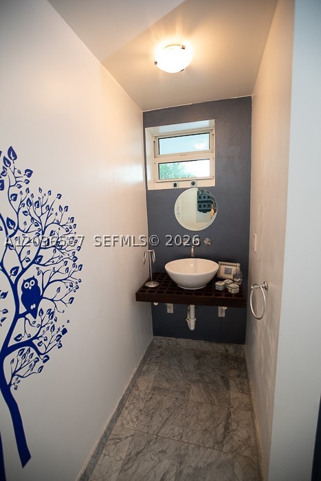2000 Bay Dr #203, Miami Beach FL 33141