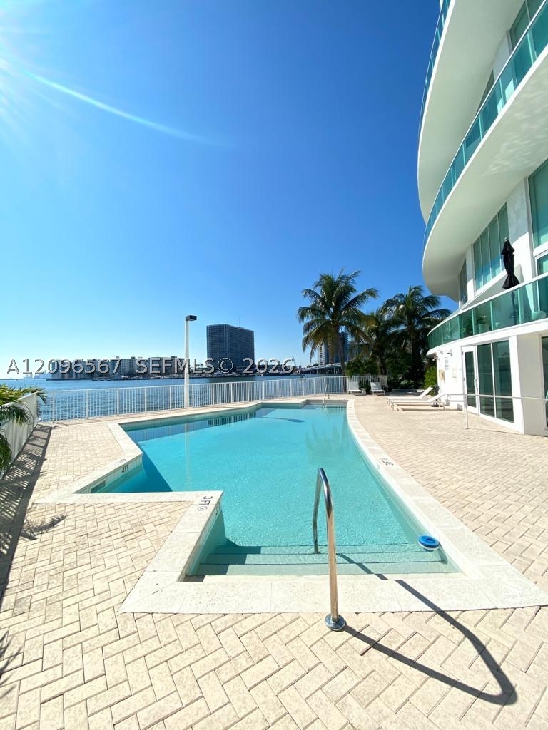 2000 Bay Dr #203, Miami Beach FL 33141
