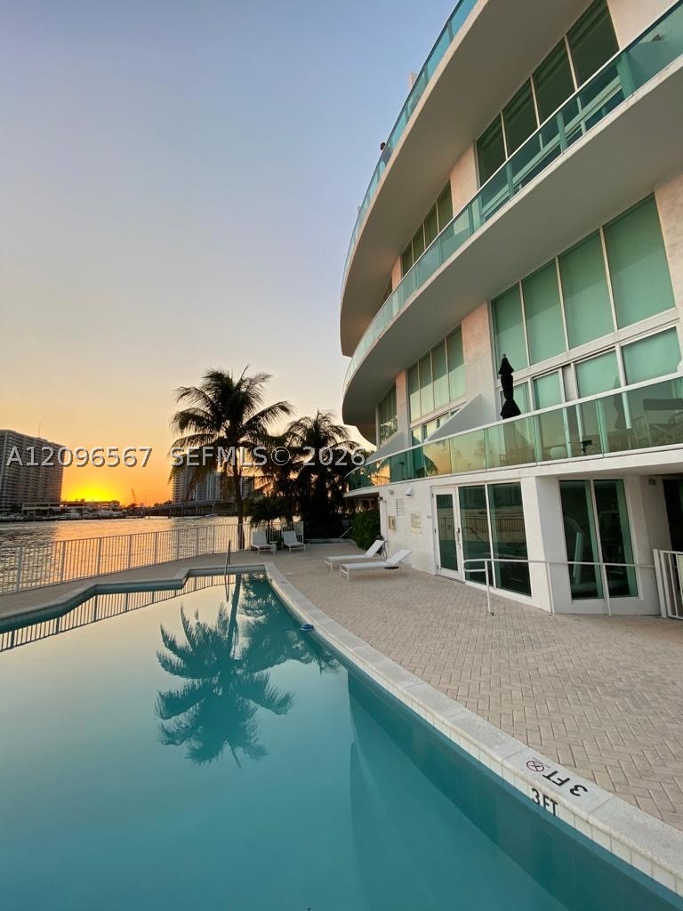 2000 Bay Dr #203, Miami Beach FL 33141