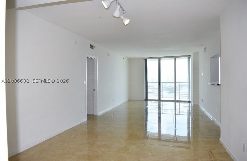 335 S Biscayne Blvd #2509, Miami FL 33131