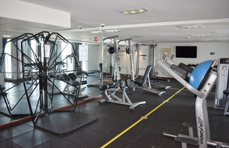 335 S Biscayne Blvd #2509, Miami FL 33131