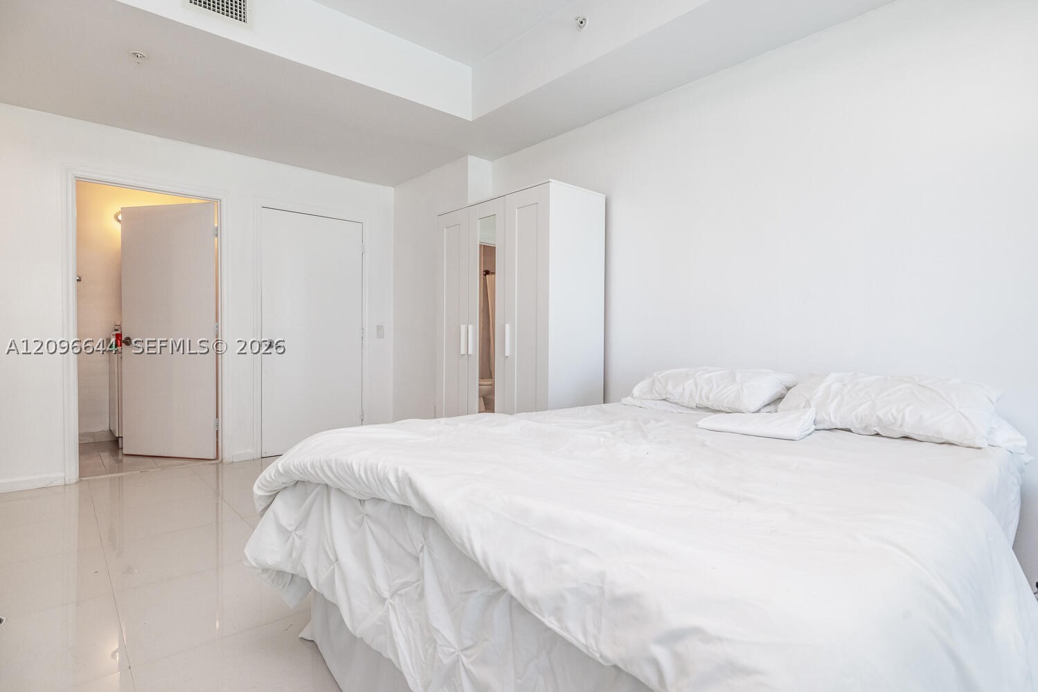 60 SW 13 STREET #1404, Miami FL 33130