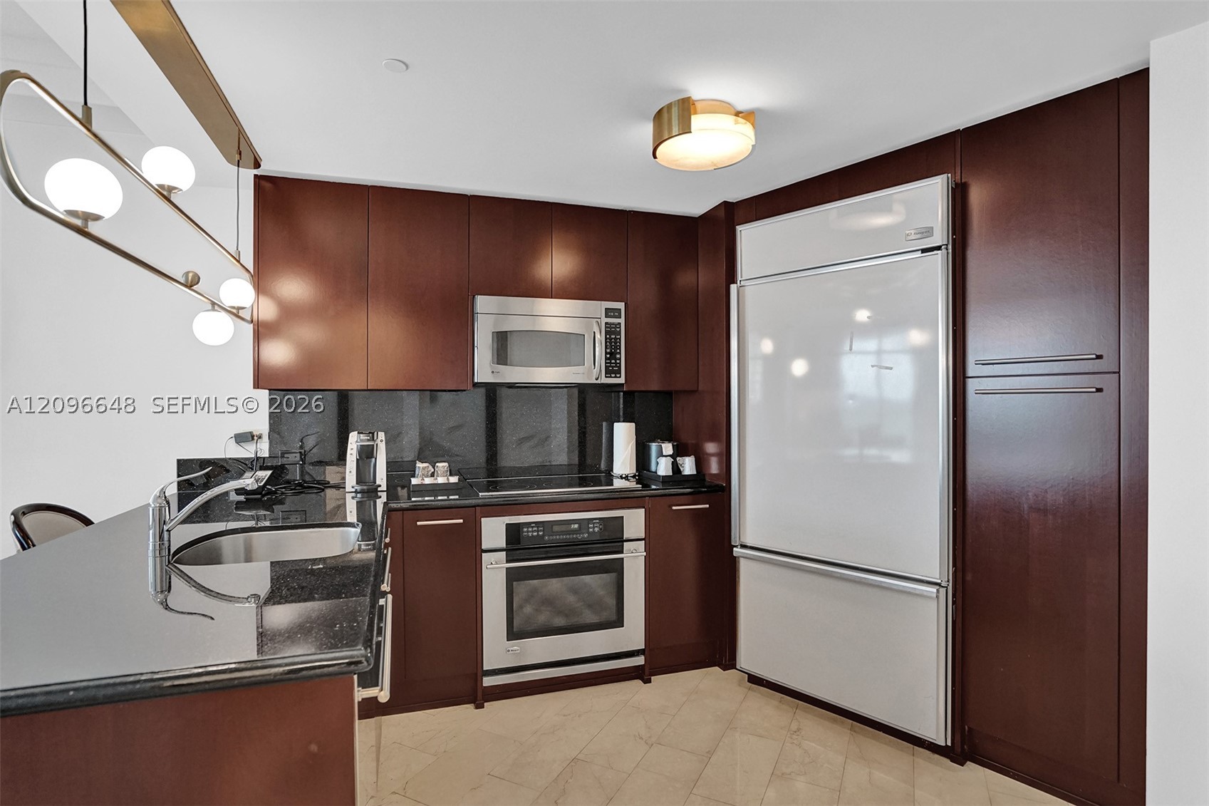 4391 Collins Ave #913/914, Miami Beach FL 33140